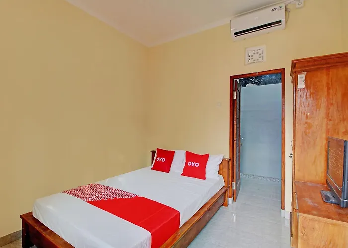 Oyo 92952 Nirmala Hotel Singaraja